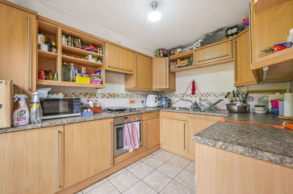 Property photo 3 of 16