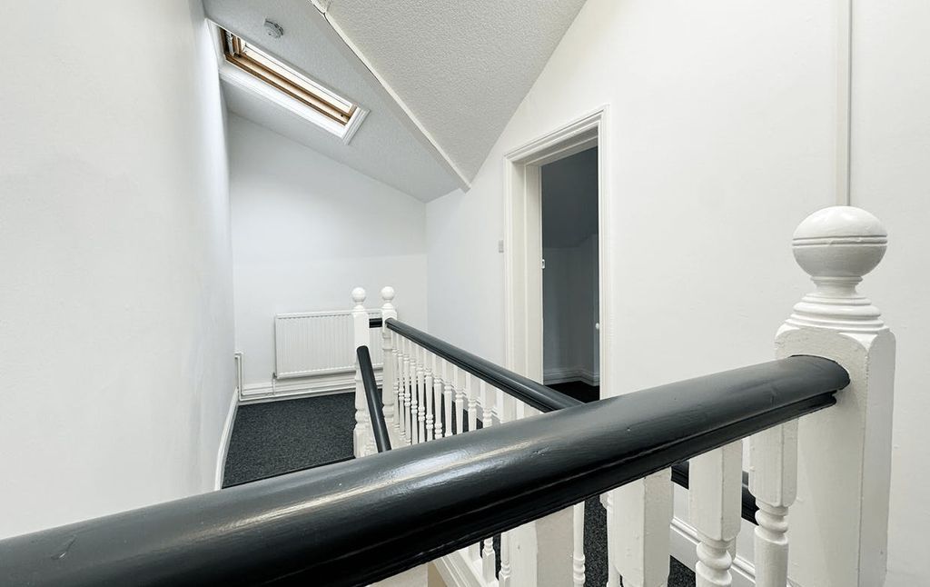 Property photo 3 of 5 Image 6