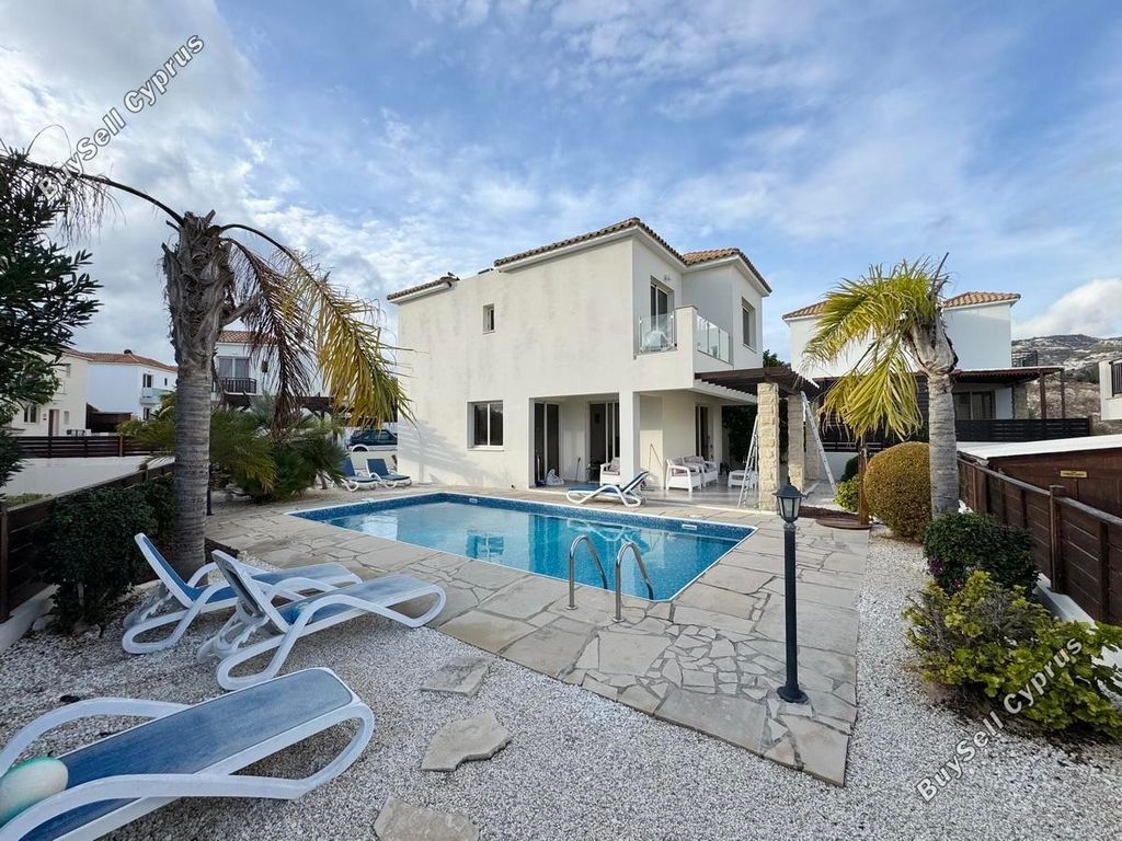 Property photo 1 of 28