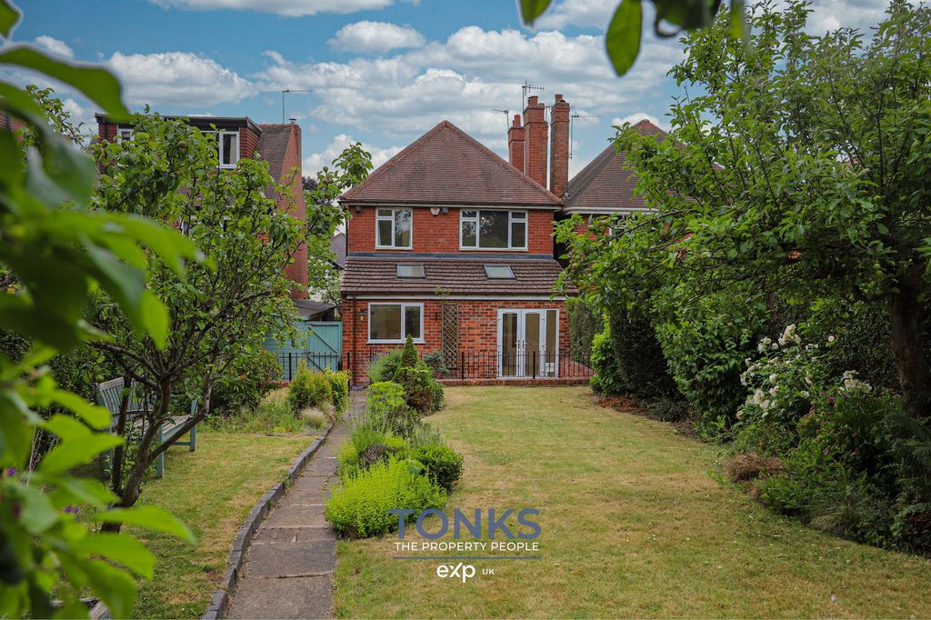 Property photo 2 of 21