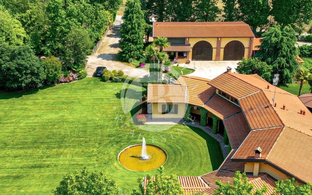 Property photo 2 of 28