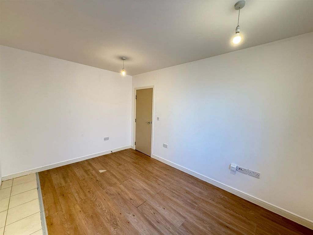 Property photo 3 of 7 3.Jpg