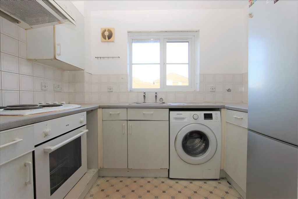 Property photo 3 of 4
