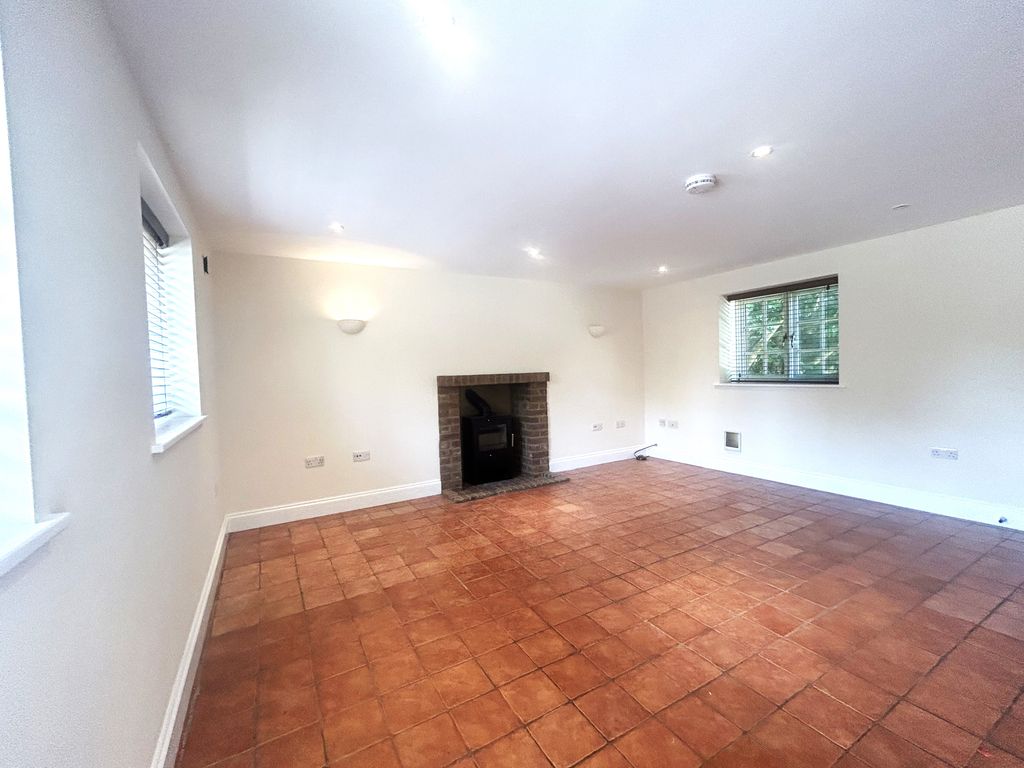 Property photo 3 of 6 Living Room