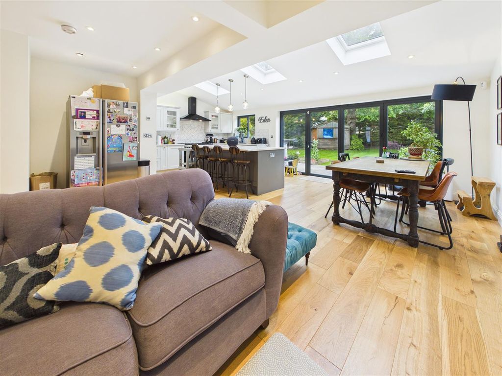 Property photo 3 of 16