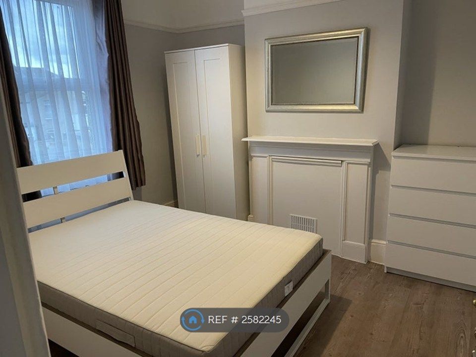 Property photo 1 of 10 Bedroom