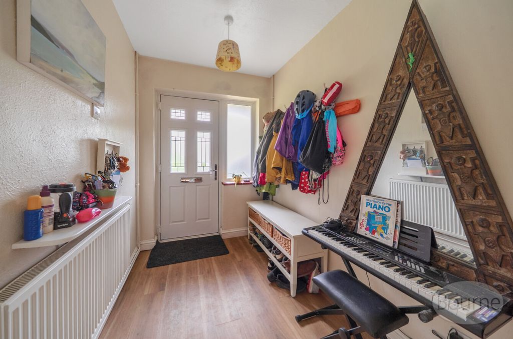 Property photo 2 of 15 Aaa7Ccda-Eb1A-4A1...