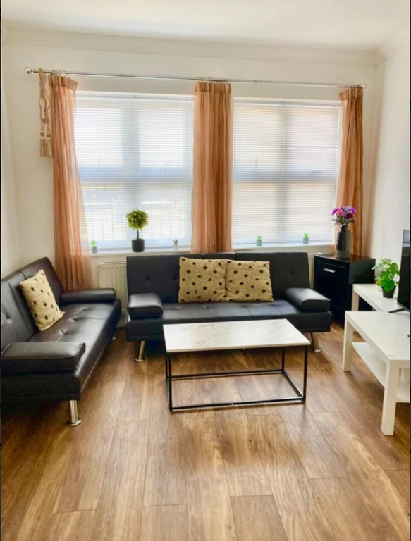 Property photo 2 of 7