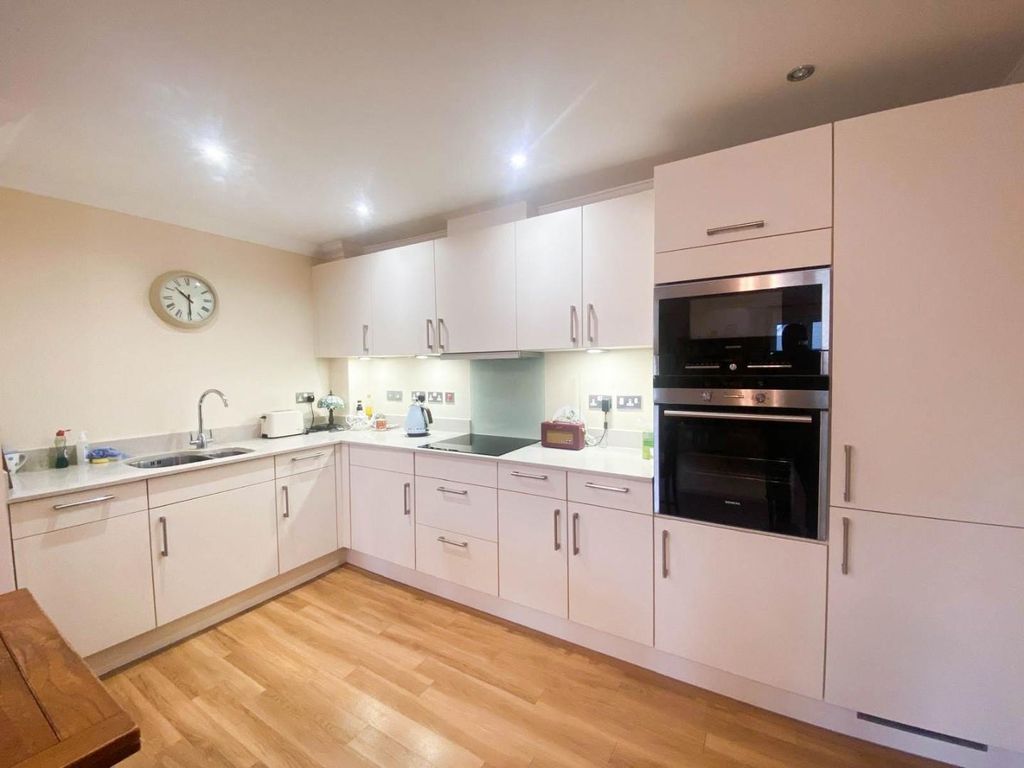 Property photo 2 of 9 1ee170Ab-5890-49c9-941d-6472E4F37ee2.Jpg