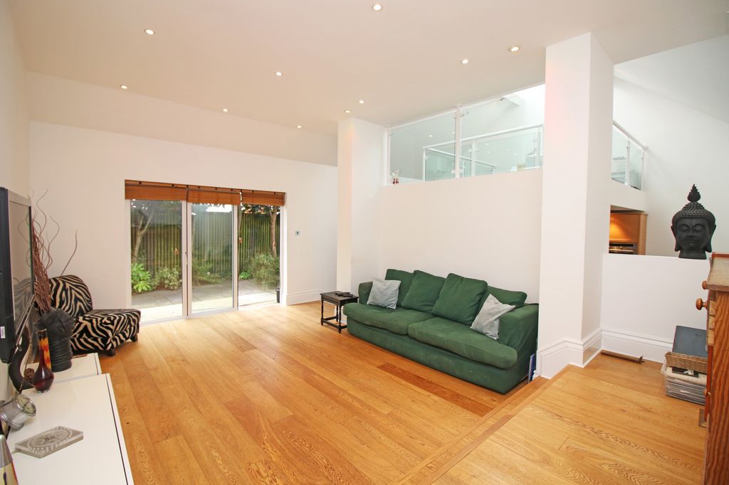 Property photo 3 of 39