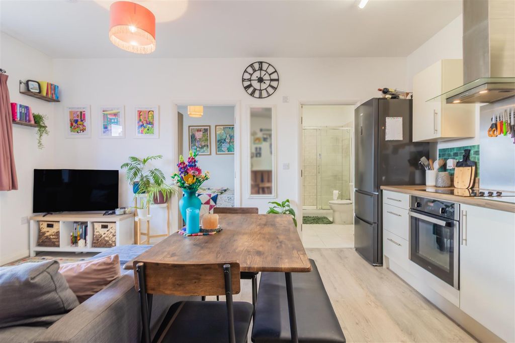 Property photo 2 of 12 Maston Croft, 19-01.Jpg