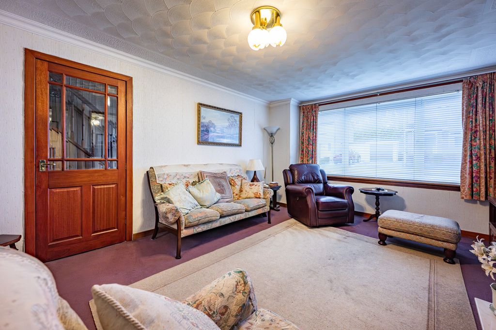 Property photo 3 of 41