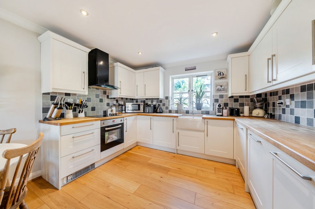 Property photo 1 of 15 Kitchen
