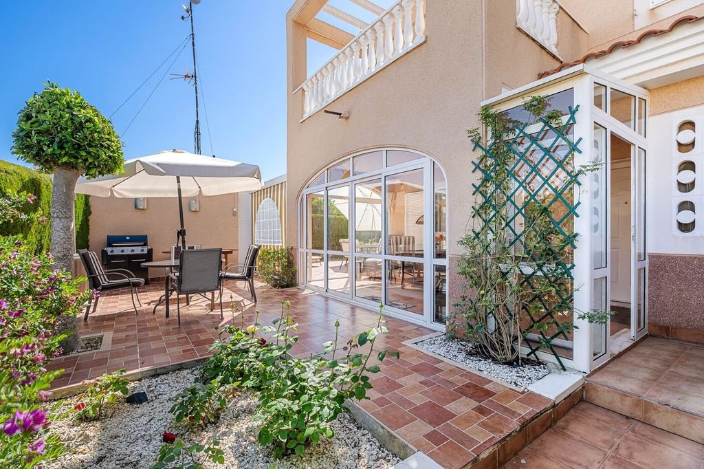 Property photo 1 of 40