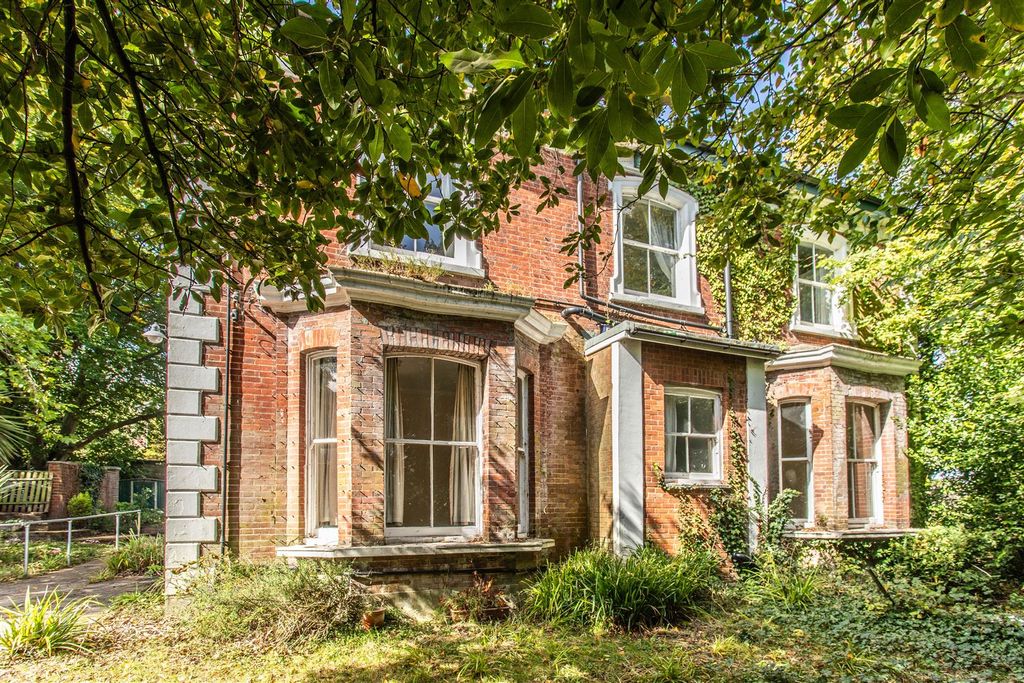 Property photo 1 of 26