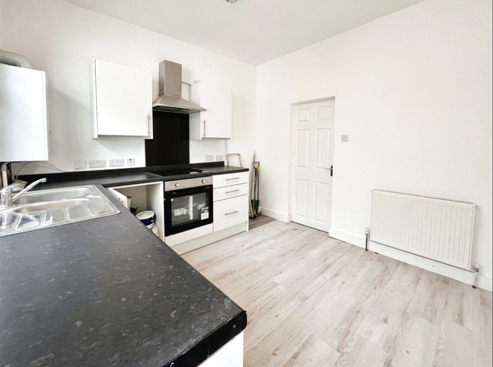 Property photo 1 of 6 Kitchen