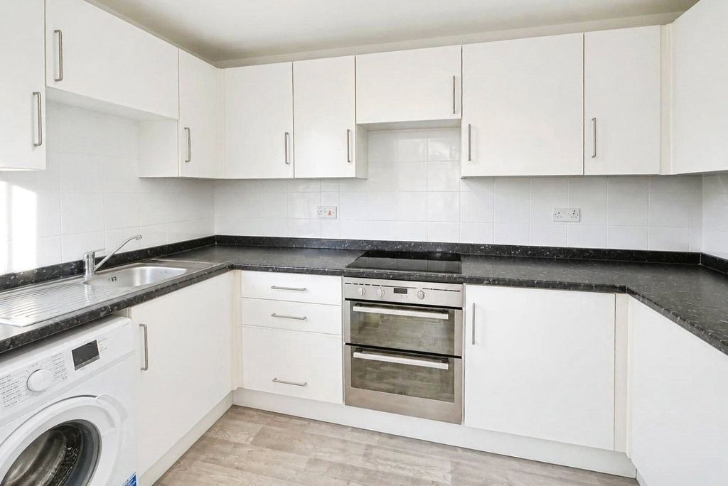 Property photo 2 of 11 Pbox-Img.Jpg