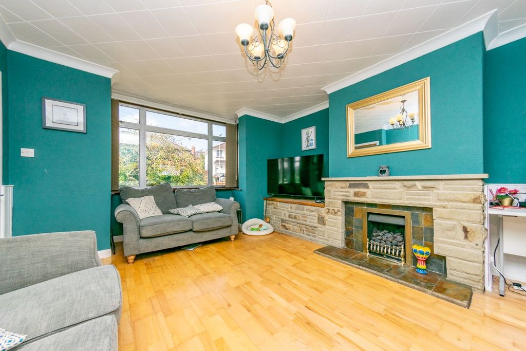 Property photo 2 of 25