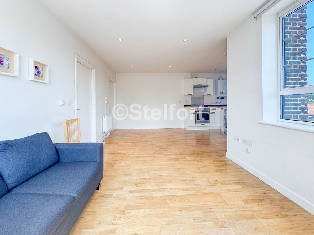 Property photo 2 of 9