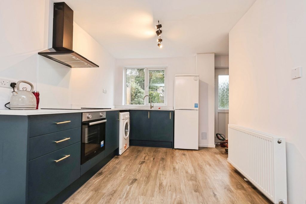 Property photo 3 of 15 Kitchen Diner