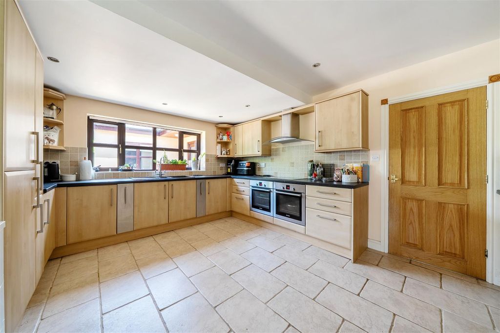 Property photo 2 of 23 Kitchen