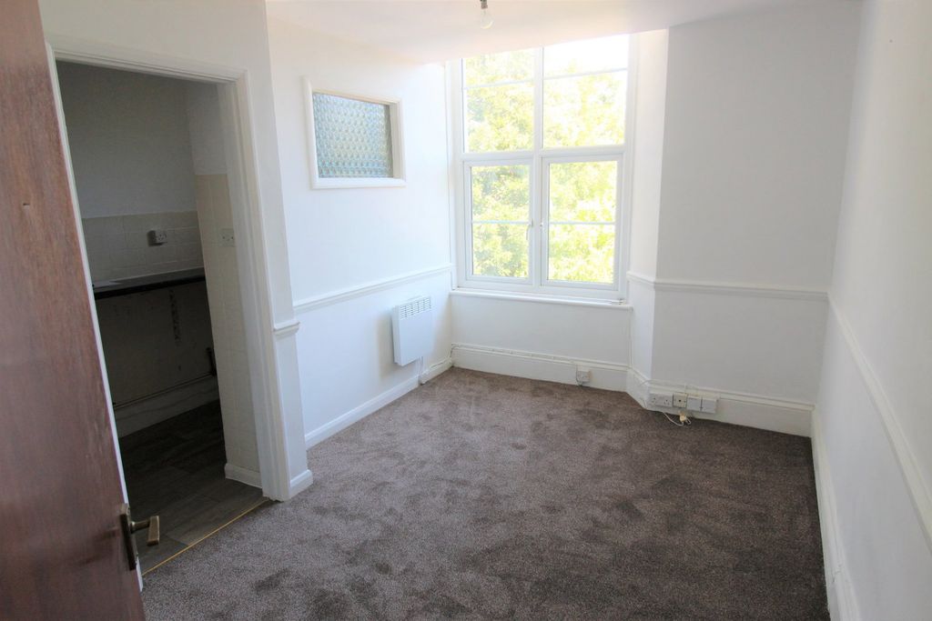 Property photo 2 of 3