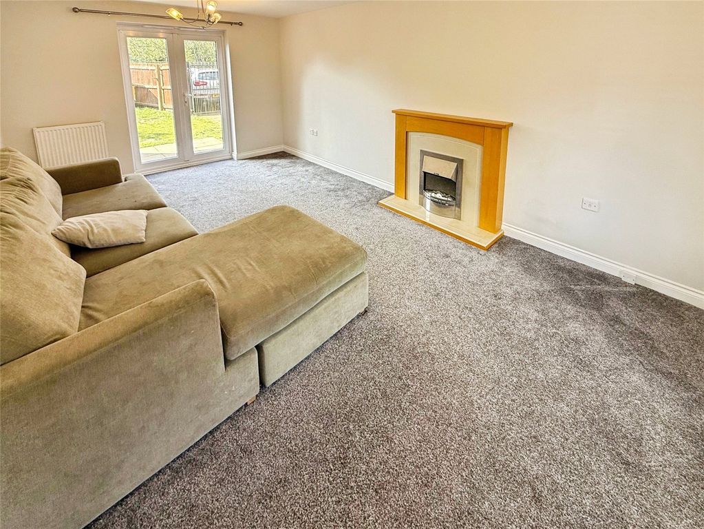 Property photo 2 of 12 Lounge