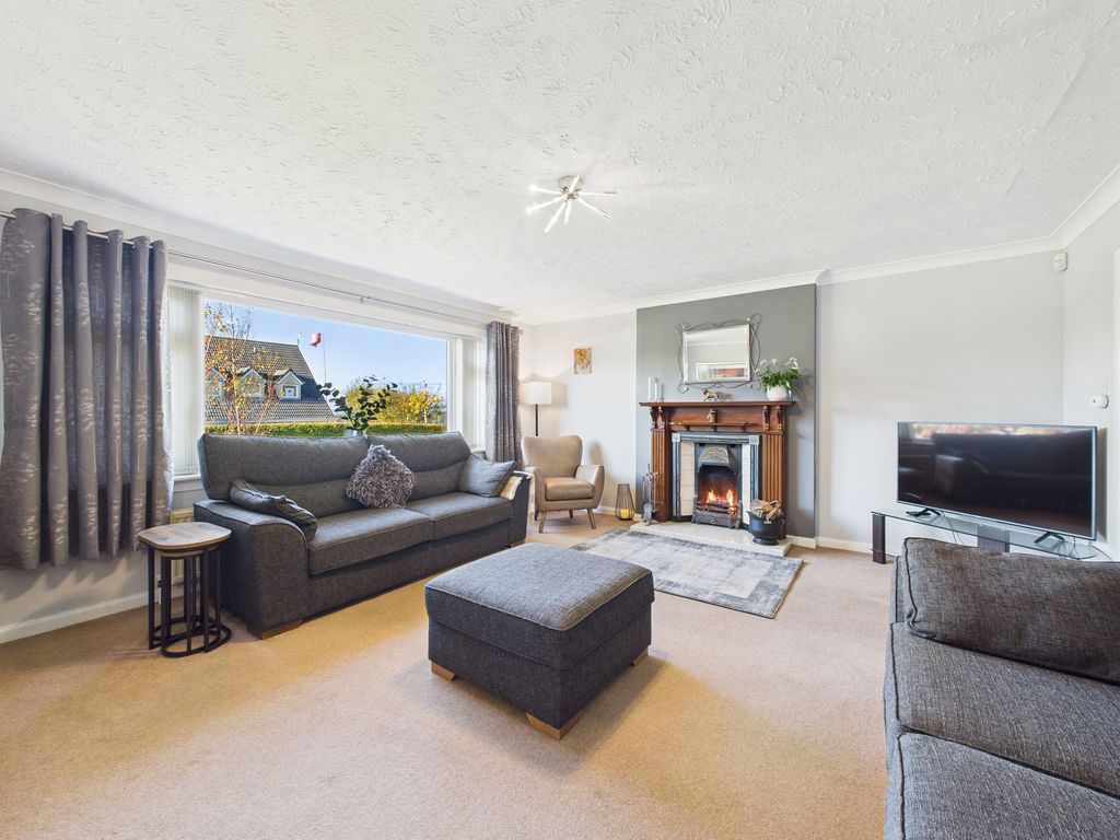 Property photo 2 of 22 Lounge