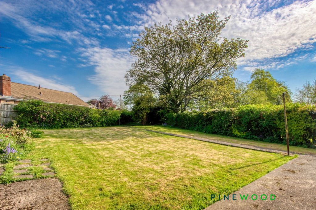 Property photo 2 of 19 Rear Garden