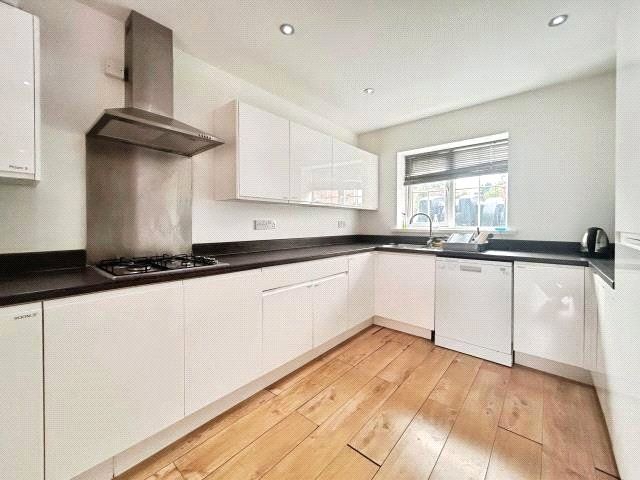 Property photo 2 of 8 Kitchen