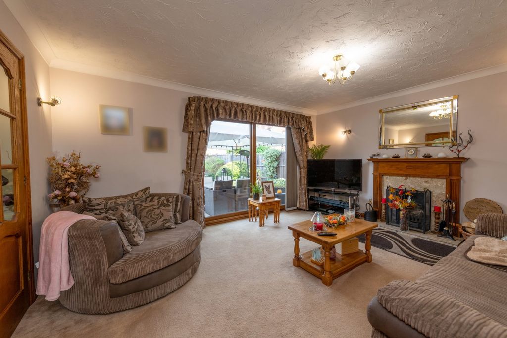 Property photo 3 of 14