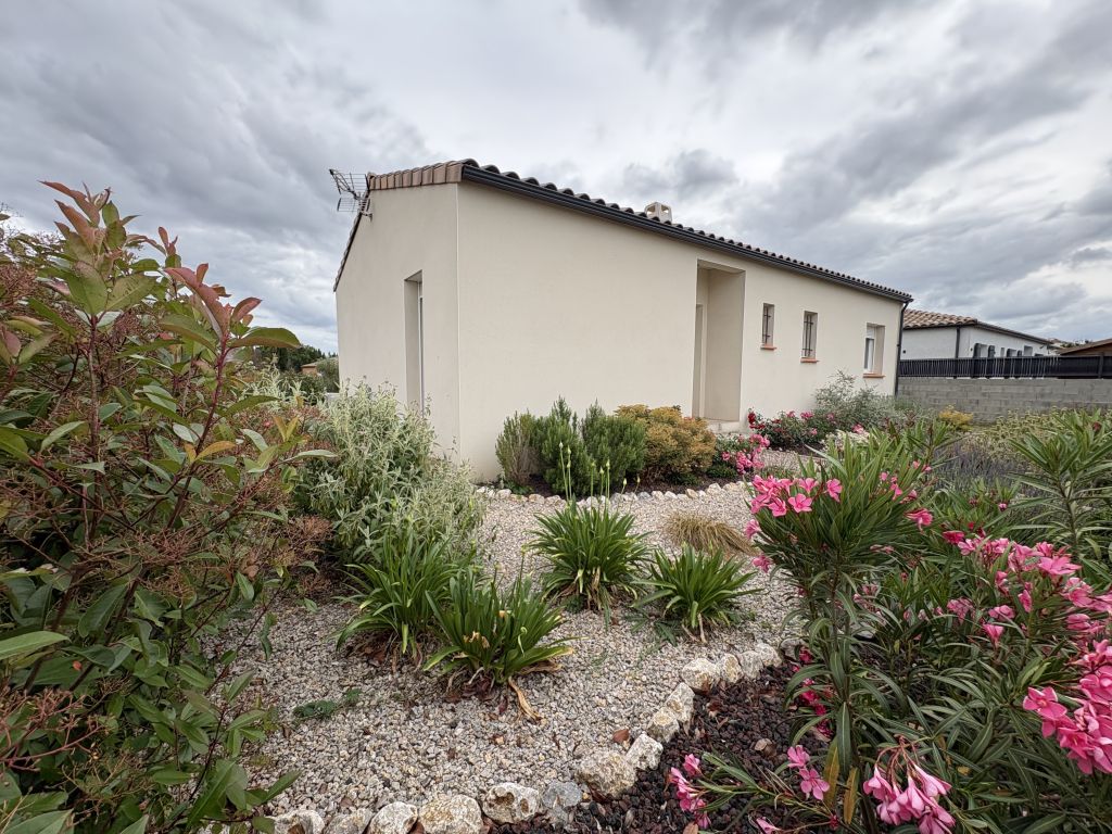 Property photo 1 of 16 Main Exterior View
