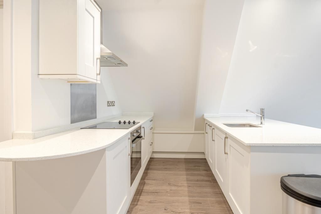 Property photo 3 of 20 Kitchen