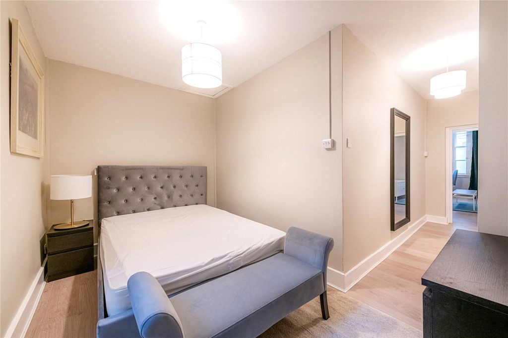 Property photo 3 of 7 Bedroom