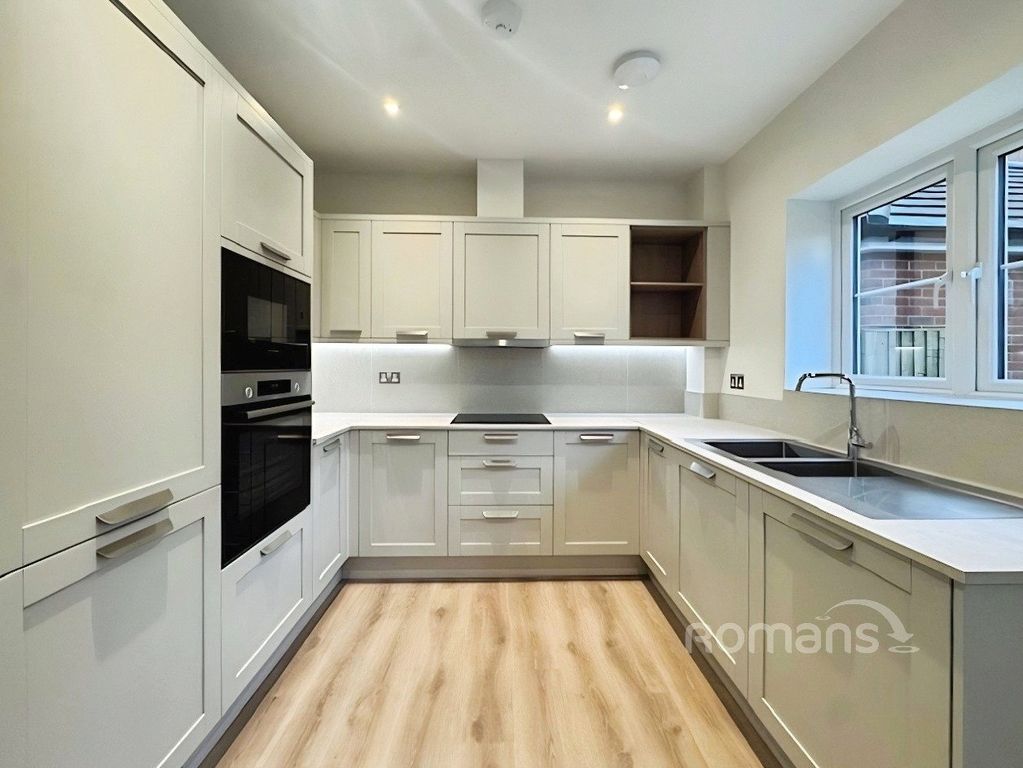 Property photo 2 of 22 Picture No. 23