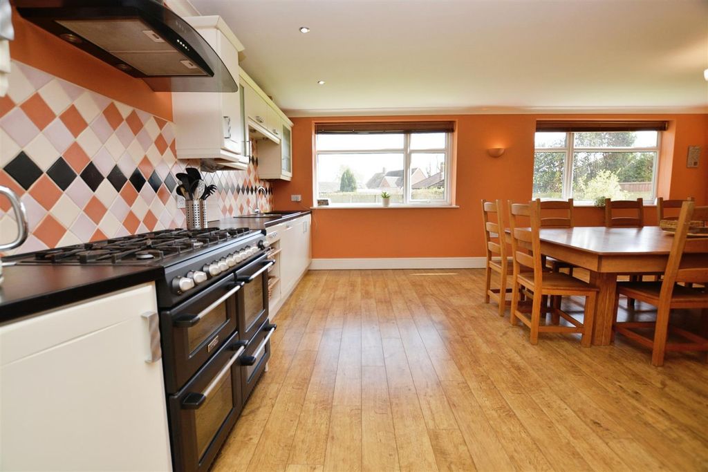 Property photo 3 of 38 Kitchen Diner