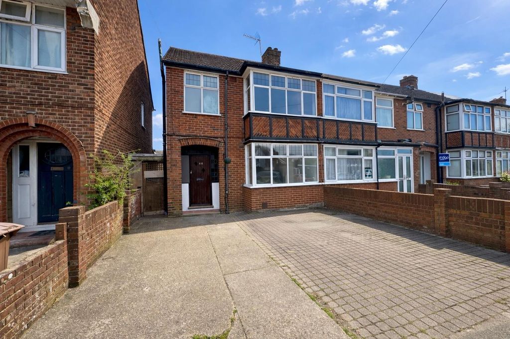 Property photo 1 of 9 Front