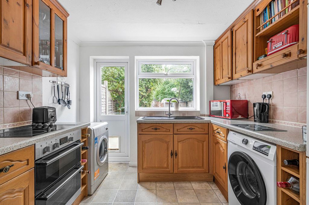 Property photo 2 of 18