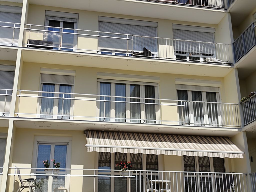 Property photo 1 of 19 Spacious T4 Apartment Of 73.2 m2 With A Continuous Balcony + Cellar — Champlain District