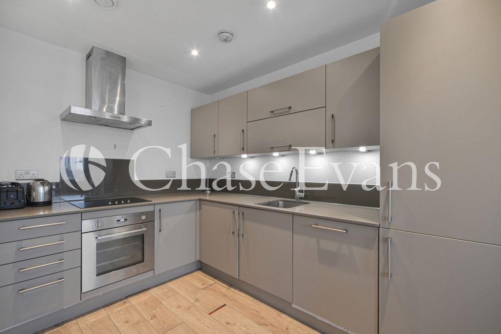 Property photo 2 of 20 Bloom House, Bermond