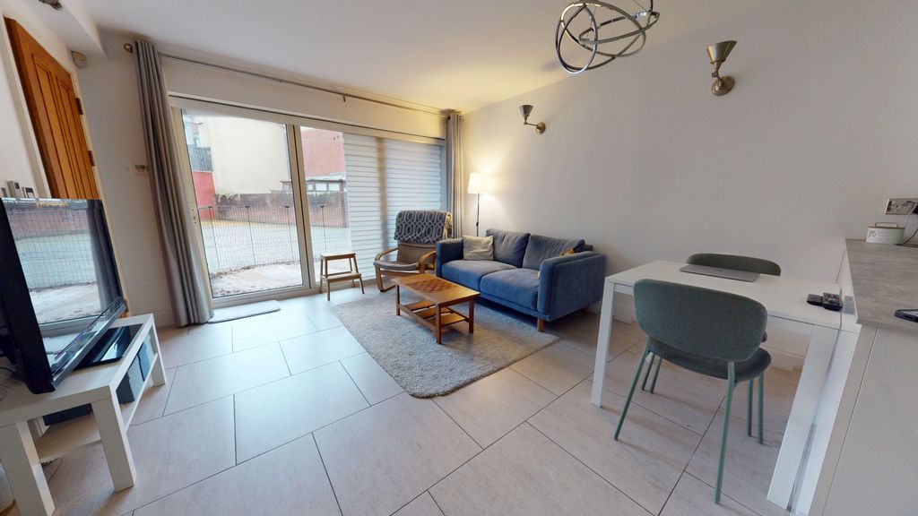 Property photo 2 of 9