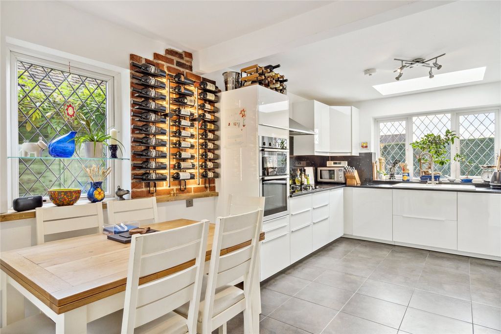 Property photo 3 of 25 Picture No. 01