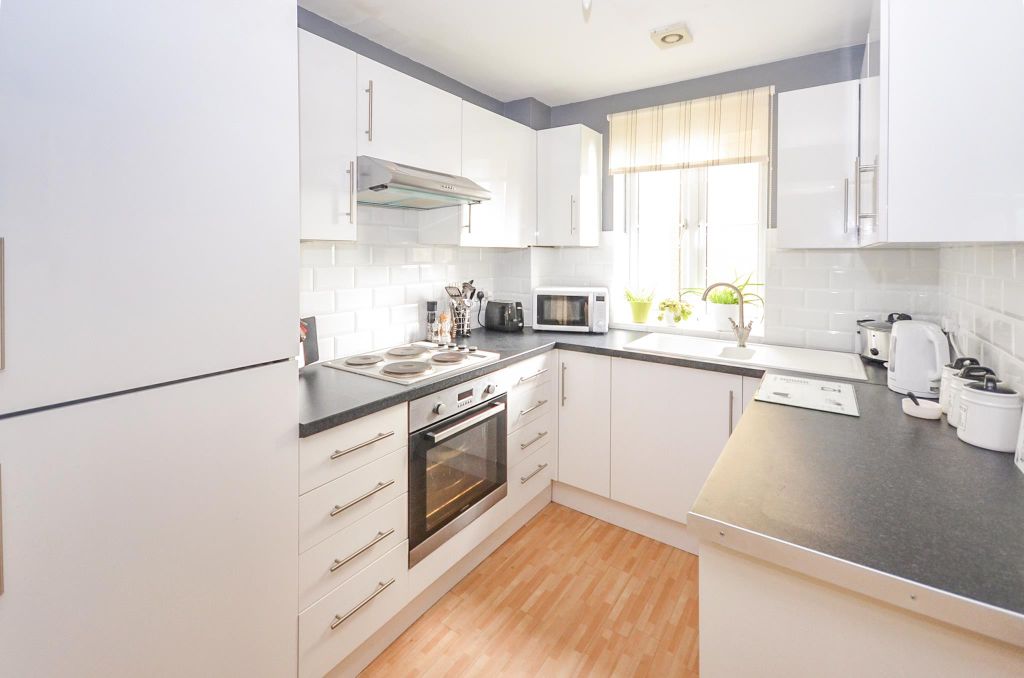 Property photo 2 of 7 Kitchen