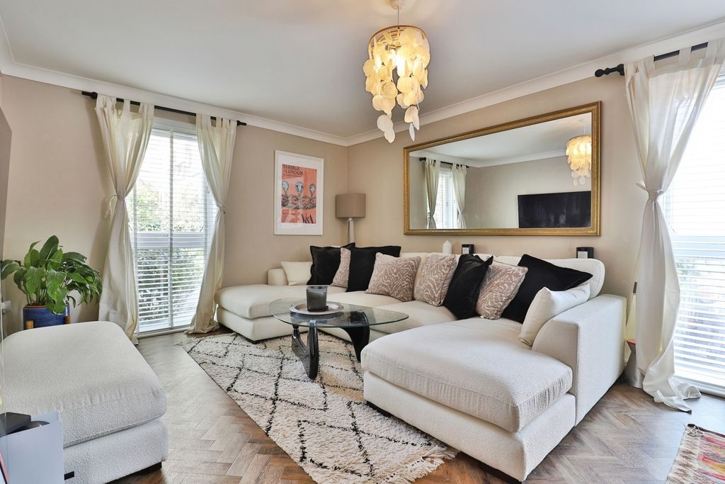 Property photo 2 of 14 Pbox-Img.Jpg