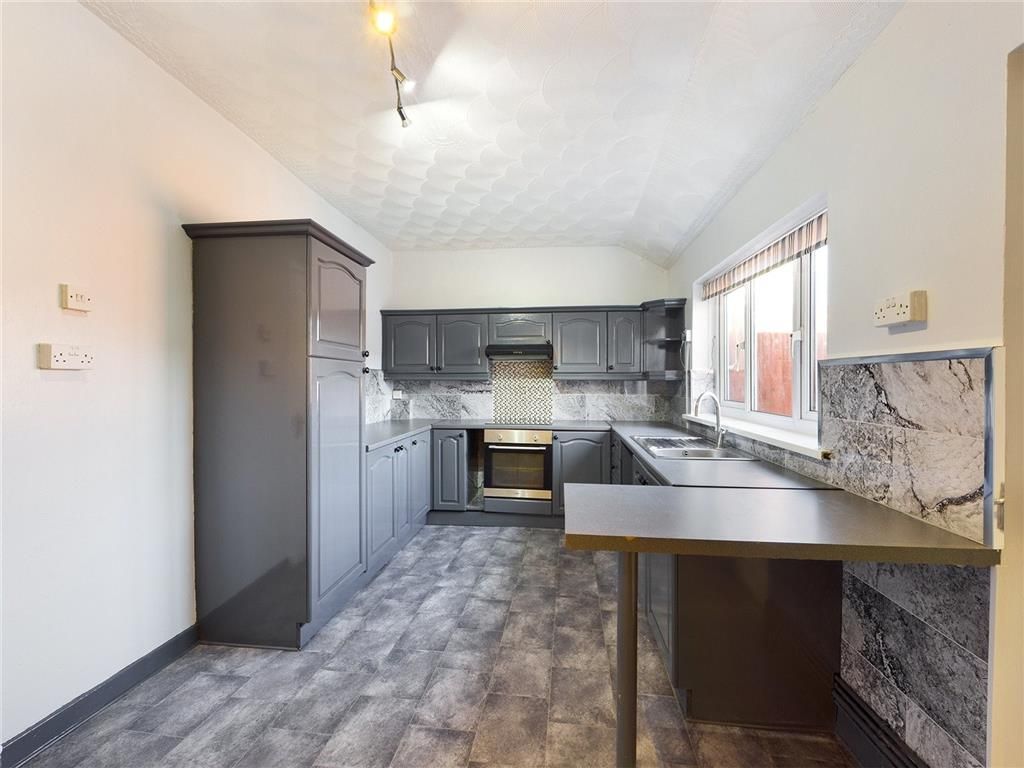 Property photo 1 of 7 Bedroom