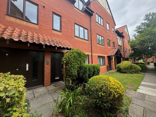 Property photo 1 of 6 Front