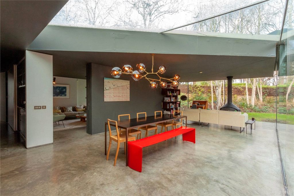 Property photo 1 of 14 Reception