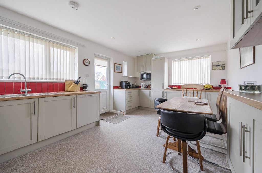 Property photo 3 of 19 1416552-6-69973Ea...