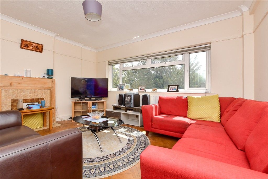 Property photo 2 of 7 Living Room