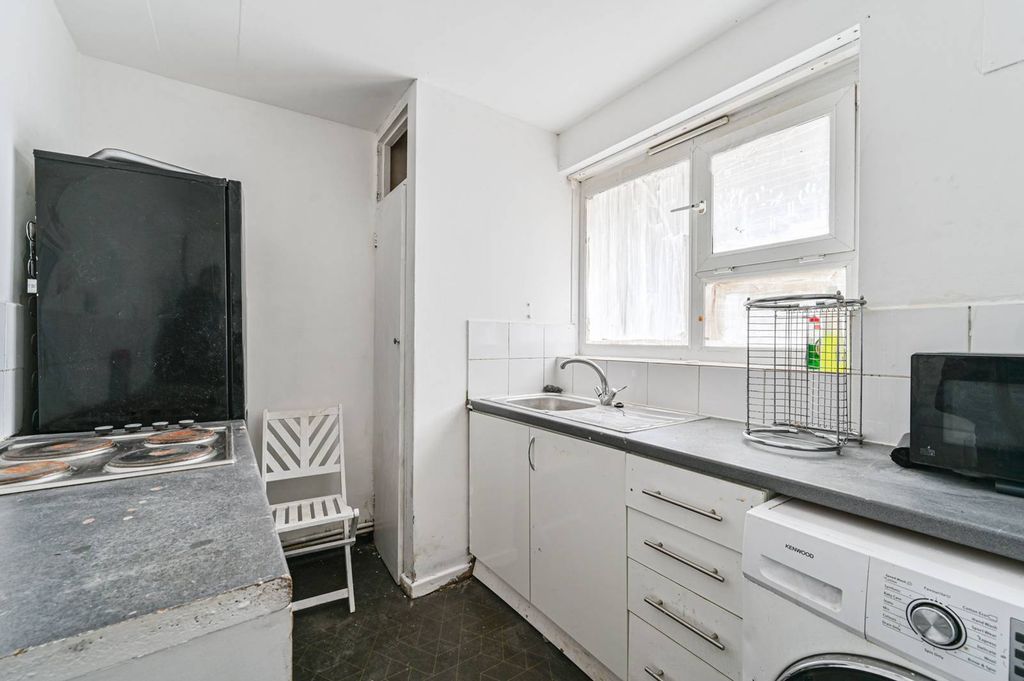 Property photo 1 of 5